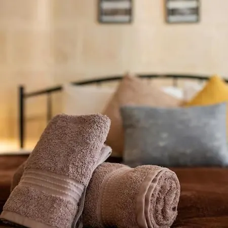 Chic, Stylish & Spacious Flat In Apartment