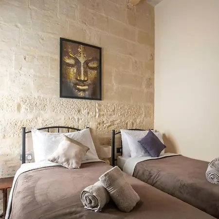 Chic, Stylish & Spacious Flat In Apartment