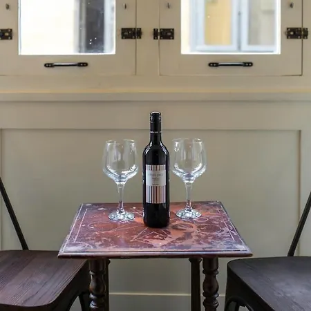 Apartment Chic, Stylish & Spacious Flat In Valletta