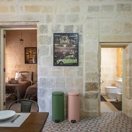 Chic, Stylish & Spacious Flat In *