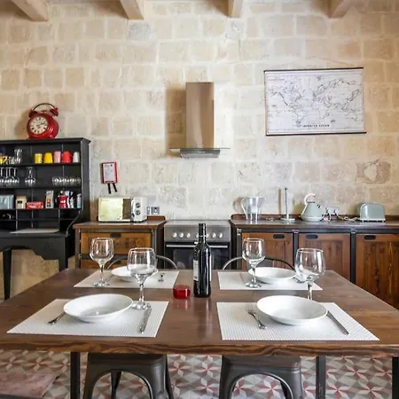 Apartment Chic, Stylish & Spacious Flat In