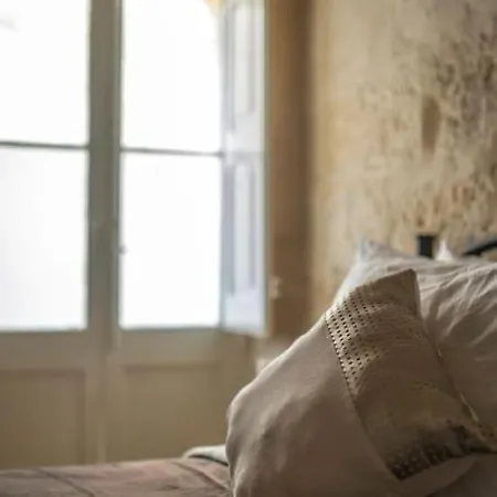 Chic, Stylish & Spacious Flat In Valeta