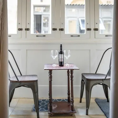 Chic, Stylish & Spacious Flat In Valletta