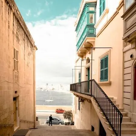 Chic, Stylish & Spacious Flat In Lägenhet Valletta
