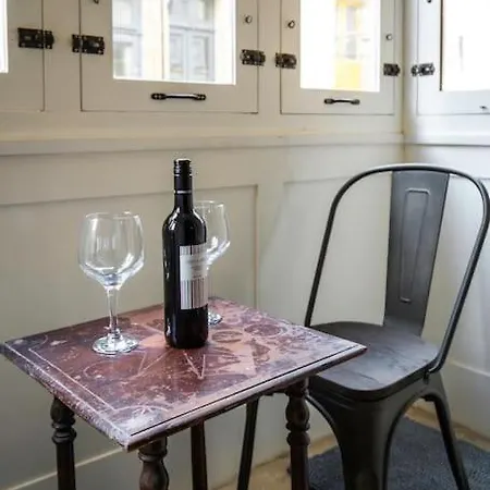 Chic, Stylish & Spacious Flat In