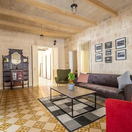 Lägenhet Chic, Stylish & Spacious Flat In