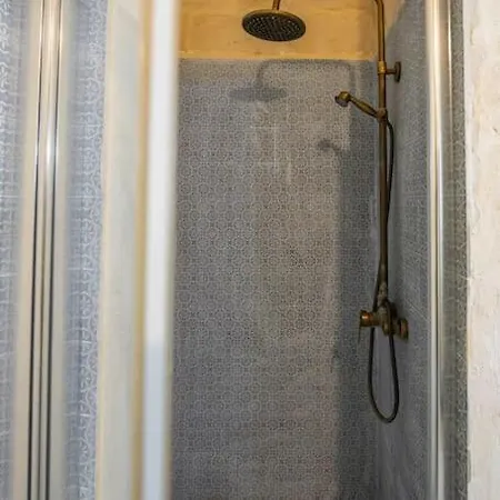 Apartamento Chic, Stylish & Spacious Flat In