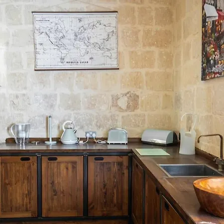 Chic, Stylish & Spacious Flat In Appartement