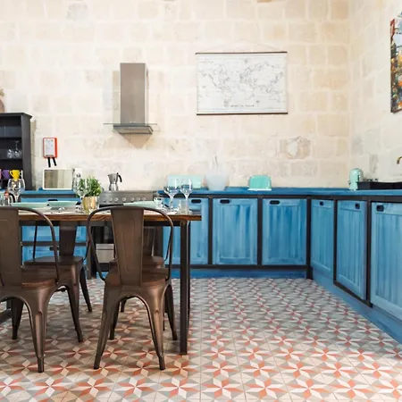 Chic, Stylish & Spacious Flat In Valletta