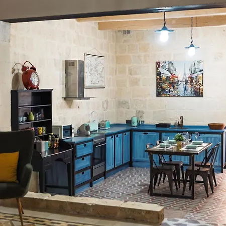 Apartment Chic, Stylish & Spacious Flat In