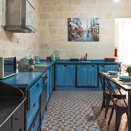 Apartment Chic, Stylish & Spacious Flat In Valletta
