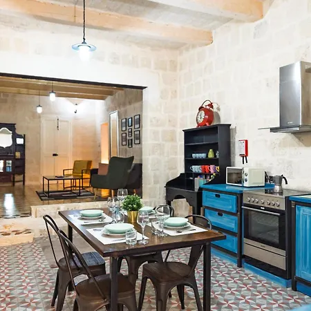 Chic, Stylish & Spacious Flat In Apartment