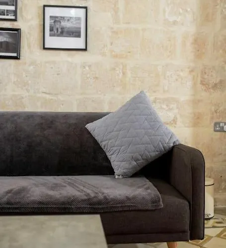 Chic, Stylish & Spacious Flat In Apartamento