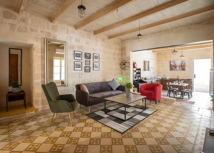 Apartamento Chic, Stylish & Spacious Flat In *