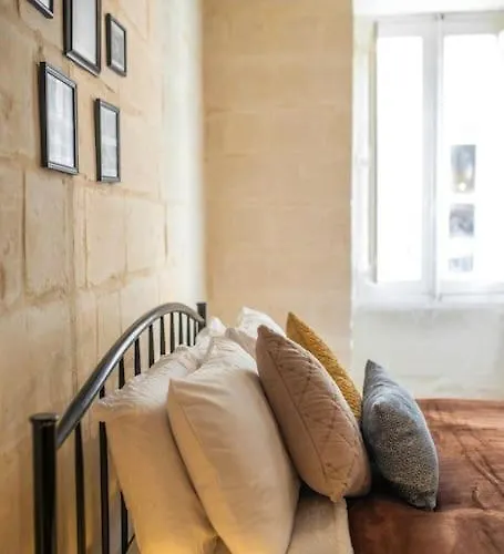 Chic, Stylish & Spacious Flat In Apartamento La Valeta