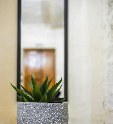 Chic, Stylish & Spacious Flat In * Valletta