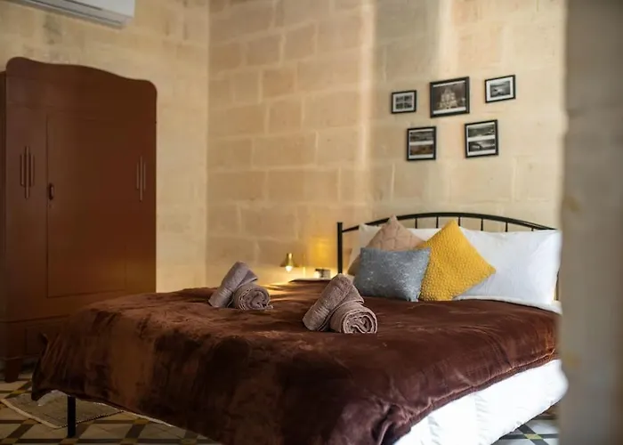 Chic, Stylish & Spacious Flat In *