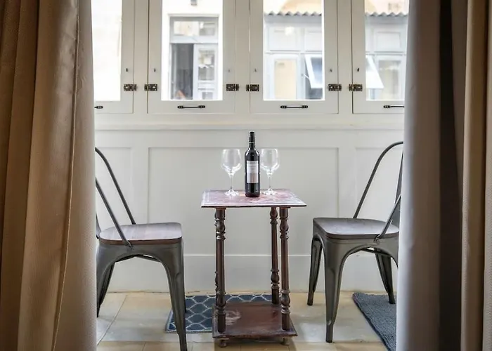 Chic, Stylish & Spacious Flat In Valletta