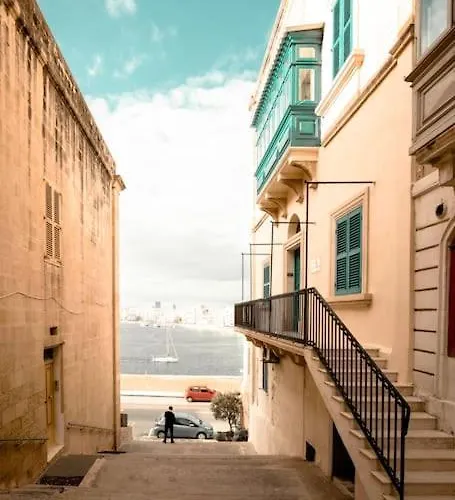 Chic, Stylish & Spacious Flat In Apartamento La Valeta