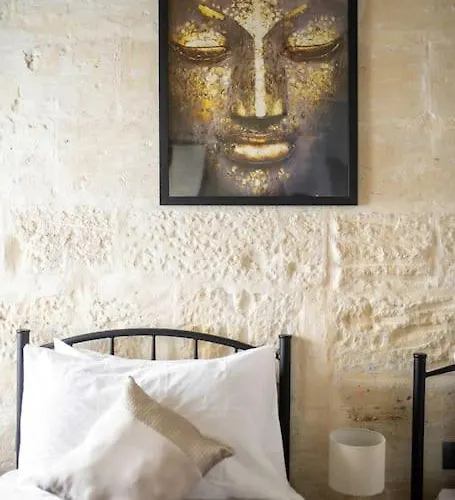 Apartamento Chic, Stylish & Spacious Flat In *