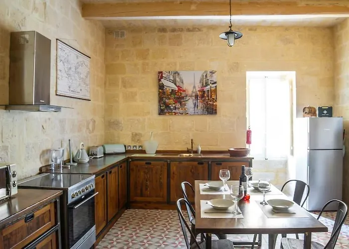 Chic, Stylish & Spacious Flat In Lejlighed *