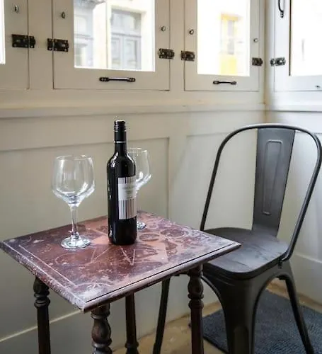 Chic, Stylish & Spacious Flat In