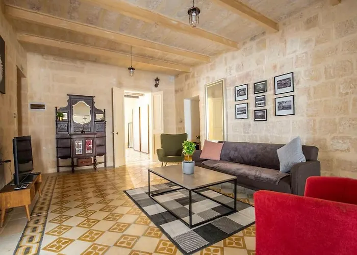 Apartamento Chic, Stylish & Spacious Flat In