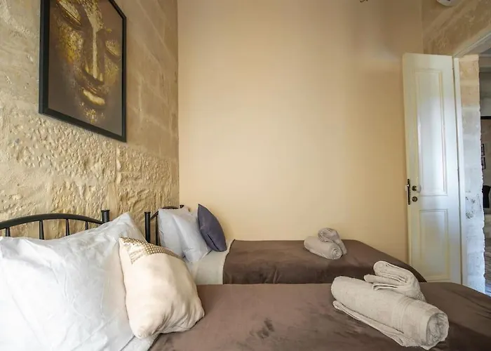 Chic, Stylish & Spacious Flat In Apartamento *