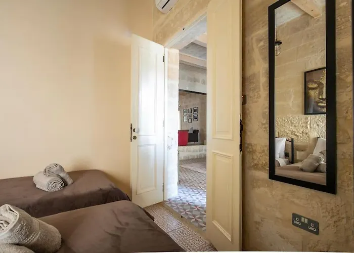 Chic, Stylish & Spacious Flat In * La Valeta