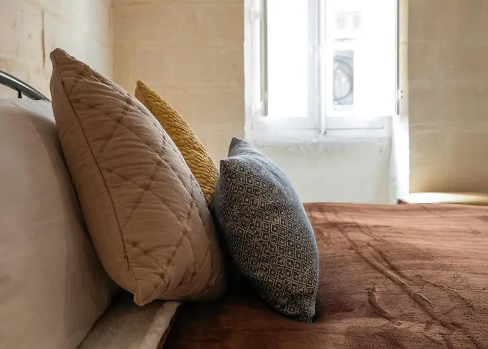 Apartamento Chic, Stylish & Spacious Flat In *