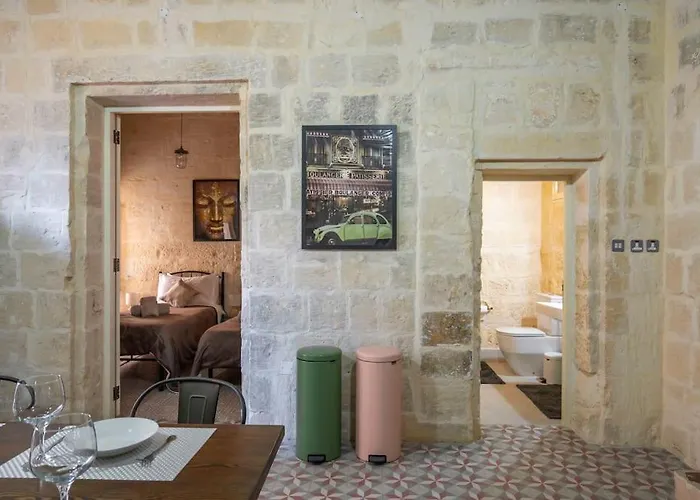 Chic, Stylish & Spacious Flat In *